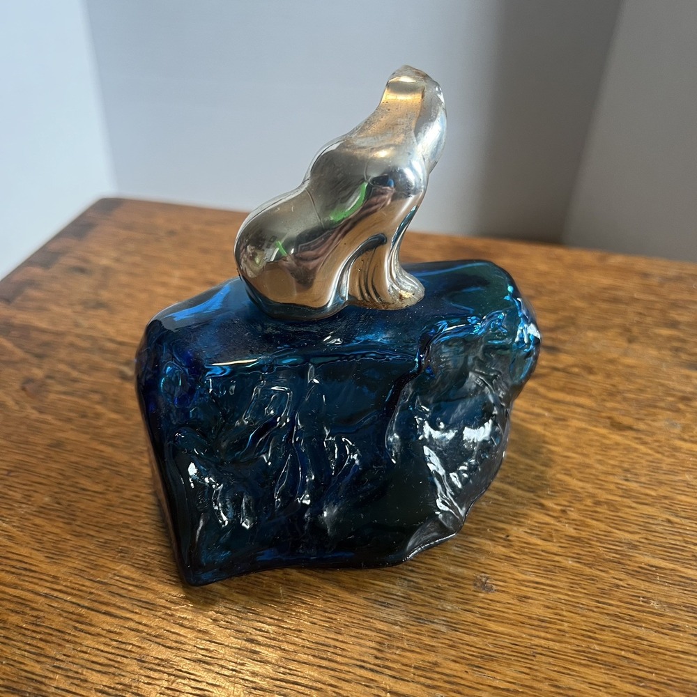 Vtg Avon Arctic King PlasticSilver PolarBear On Blue Ice Glass Bottle seepic